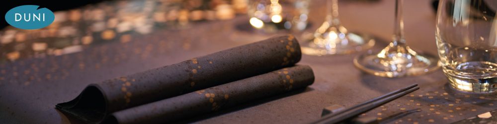 Duni Golden Stardust - Duni Golden Stardust Black & White christmas and new year design from Duni. The end of a year and the beginning of a new one -this design is now discontinued, limited stock remaining.