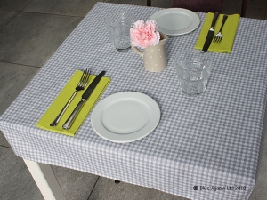 Table Linen Solution for Restaurant Tables