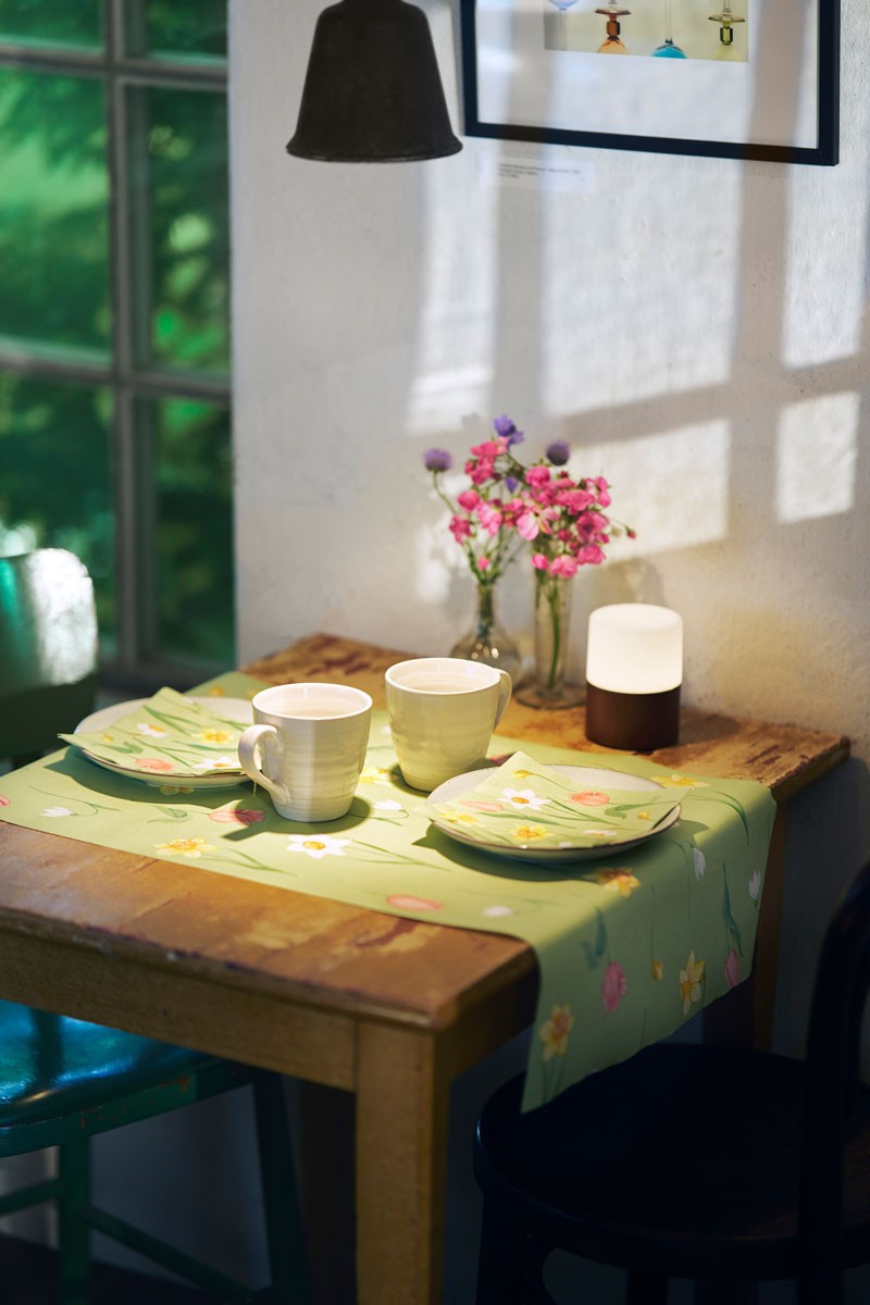 Spring Melody design in Tete-a-tete