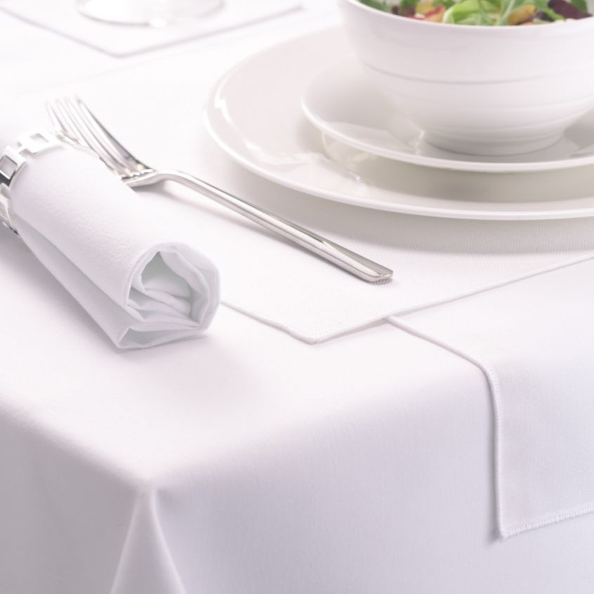 White Banqueting Tablecloth in Spun Polyester