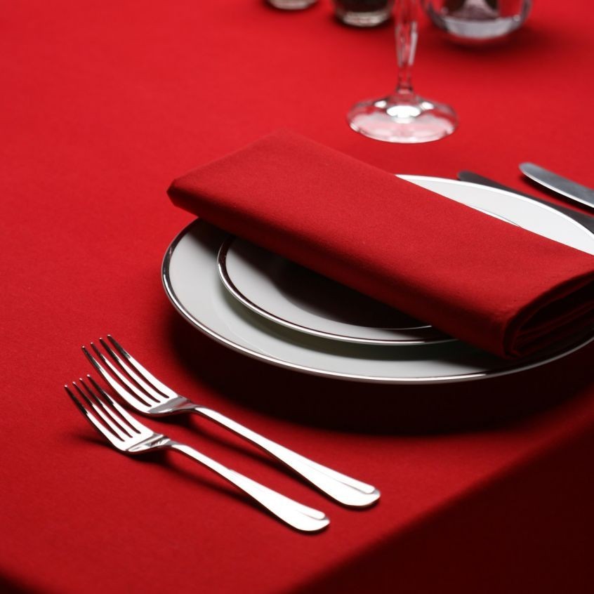 Red Banqueting Tablecloth in Spun Polyester