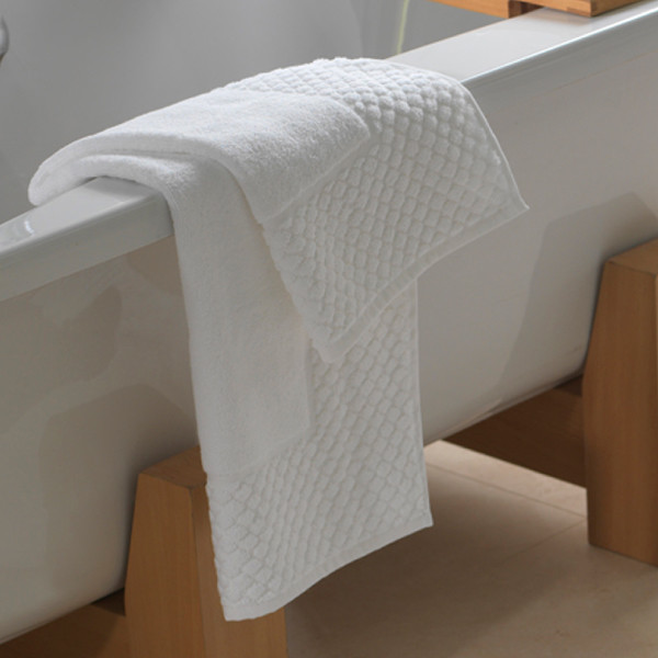 850 GSM Diamond Weave Bath Mat, White