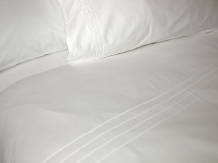 400 Thread Count Cotton Sateen Duvet Cover Pintuck 4 Button Closure, Ivory